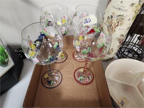 Set of 4 plastic Wine glasses