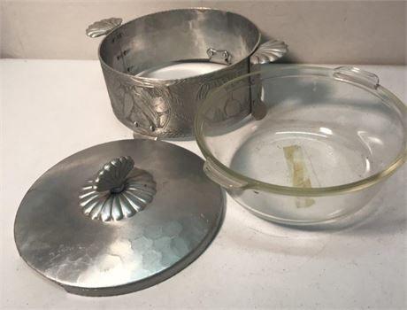 Vintage Pyrex Bowl & Forged Crown Aluminum Casserole Holder