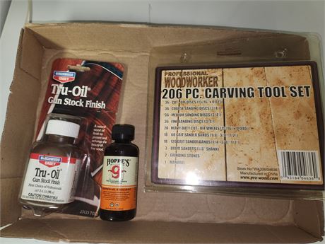Woodcarving set & oil
