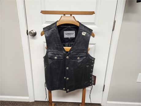 Medium Leather Vest With Gun Pocket