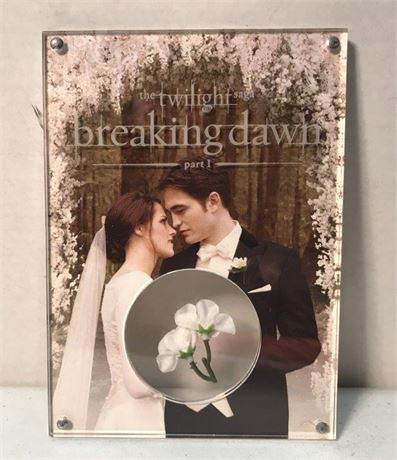 Twilight Breaking Dawn Pt.1 Prop with C.O.A.