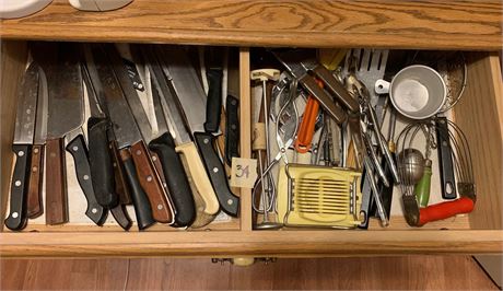 Knife and Kitchen Items Lot