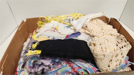 Lot Of Vintage Linens
