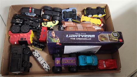 Lot Of Toy Cars & 2 N Gauge Train Pieces