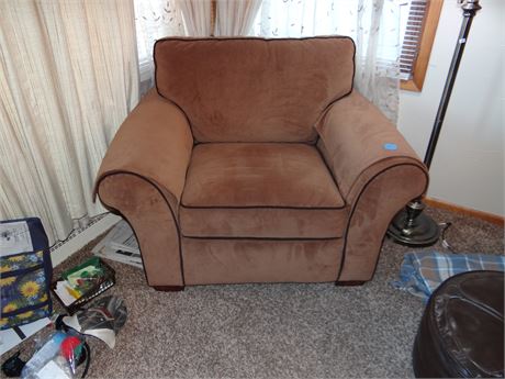 Flexsteel Over Stuffed Chair