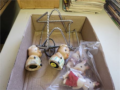 Salt & Pepper Shaker, Toys