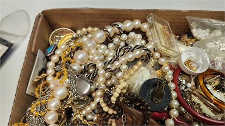 Lot Of Jewelry. Not Sorted