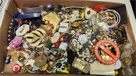 Lot Of Jewelry. Not Sorted