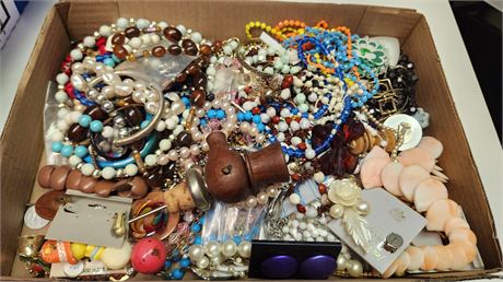 Lot Of Jewelry. Not Sorted