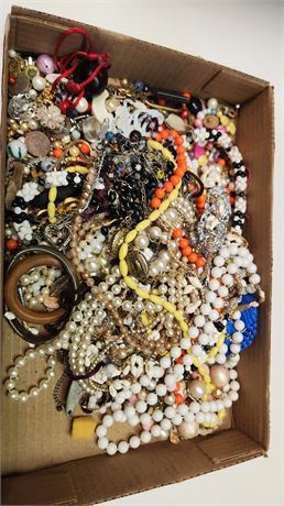 Lot Of Jewelry. Not Sorted