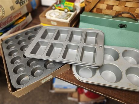 Lot Of Baking Pans