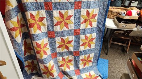 Vintage  Quilt In Good condition