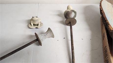 Vintage Metal Yard Decorations. Needs repaired