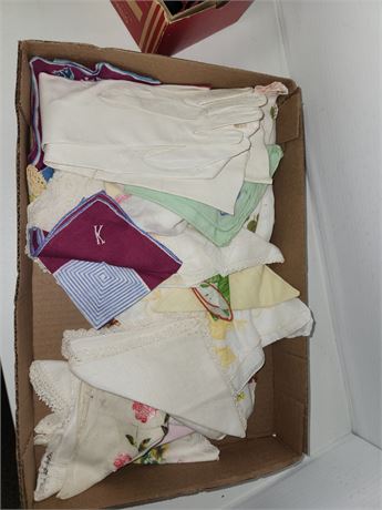 Lot Of Vintage Linens