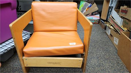 ChildCraft Wood Child Chair. Needs Repaired