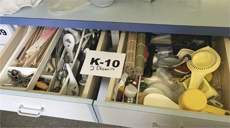 Content of 2 Kitchen Drawers