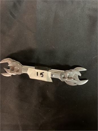 5 piece open end wrench set with metal clasp holder