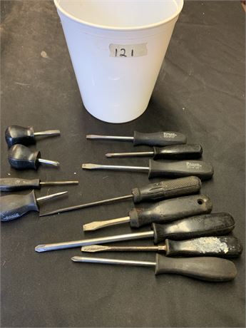 13 Piece Phillips Head And Flat Head Screwdriver Tool Set