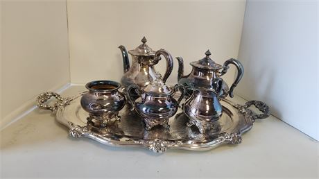 Reed & Barton Serving Set With Individual Cloth Storage Bags