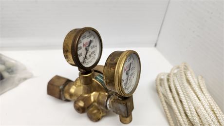 Oxygen Regulator & Miscellaneous Items