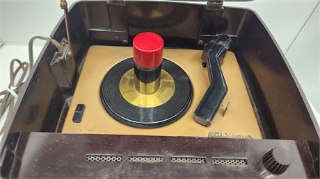 RCA Victor Victrola Record Player In Carry Case With Handle. NOT TESTED