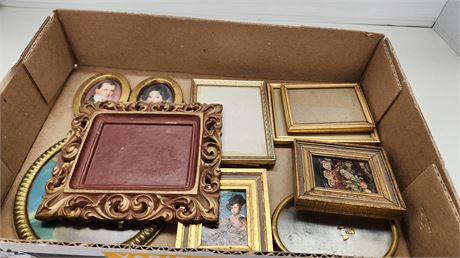 Pictures & Picture Frames