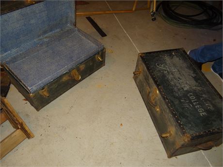 2 Vintage Trunks