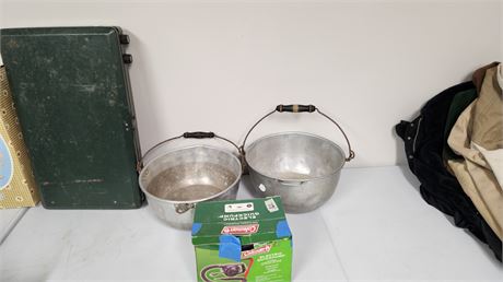 Coleman Quick Pump 2 Aluminum Pots & camping Stove