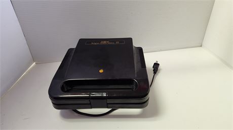 Salton Belgium Waffle Maker NOT TESTED