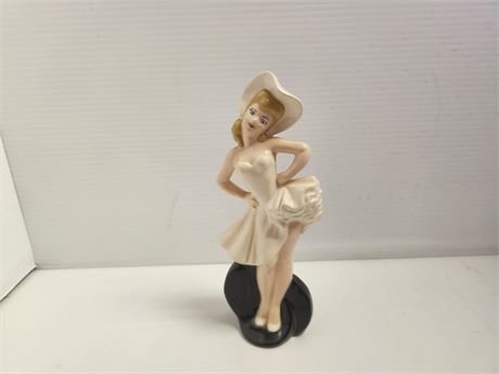 Ceramic Pin up girl