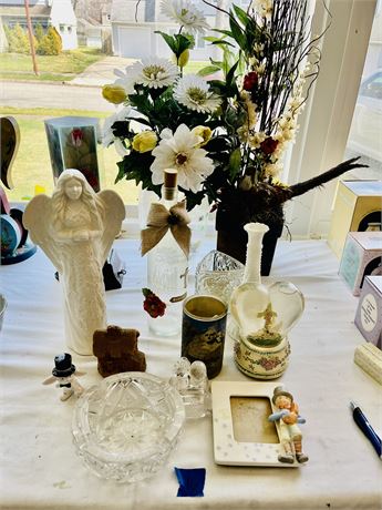 Collectibles, Decor