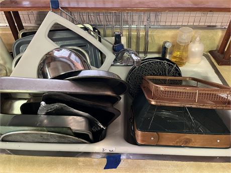 Pans Lot