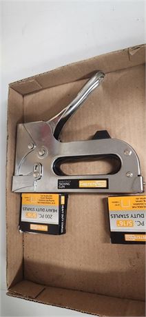 Staple gun and staples