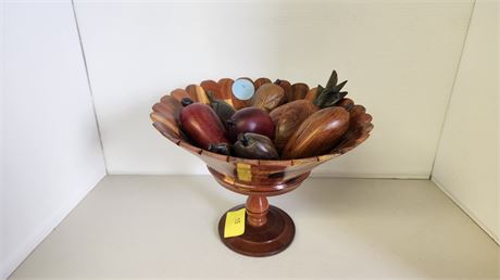 Wood Basket & Wood Fruit. Very Nice Piece In Great Condition.