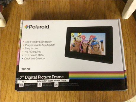 Polaroid Digital Frame 7" Appears to be new in box