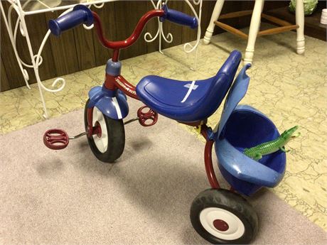 Toddlers Radio Flyer Tricycle - Front Wheel Wobbles