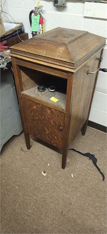 Silvertone Phonograph