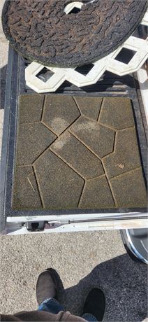 16 rubber square Landscaping mats