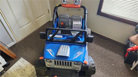 Power Wheels Jeep Has Battery & Charger. TESTED & WORKS