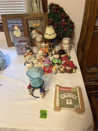 Holiday Decor, Figurines