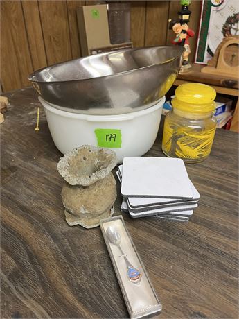 Houseware Lot, Fire King Bowl,