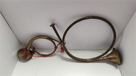2 Decorative Horns One Large One Small