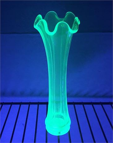 Vaseline Uranium "Swung" Ruffled Vase