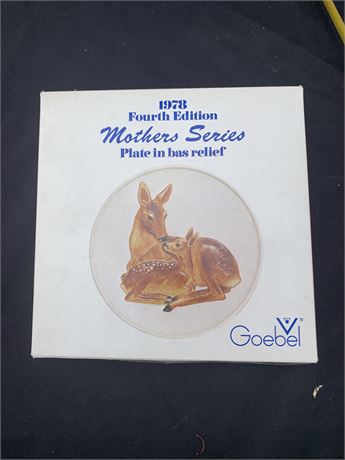 Vintage Goebel Mother's Series Collector Plate 1978 4th Edition Deer And Baby