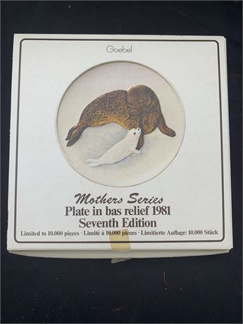 Vintage Goebel Mother's Series Collector Plate 1981 7th Edition Seal And Baby