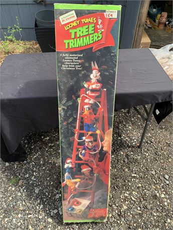 Mr Christmas Looney Toons Tree Trimmers Light Up Animatronic Ladder From 1994