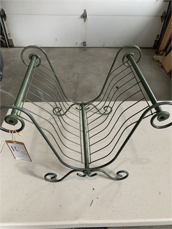Vintage MCM Green/Gray Metal Wire Magazine Rack