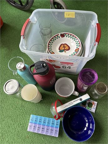 Box of miscellaneous housewares