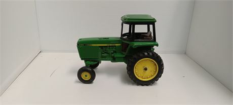 John Deere Tracker