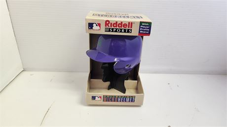 Riddell Sports Helmet With Player Profile Stand